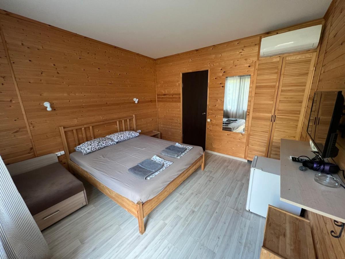 Mini-hotel FOREST CLUB Pitsoenda Buitenkant foto